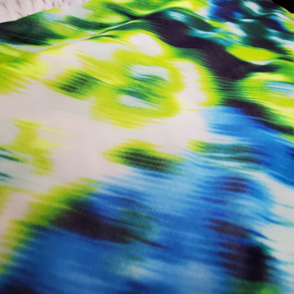 Express Vibrant Pixelated Watercolor Tank - Picture 2 of 6